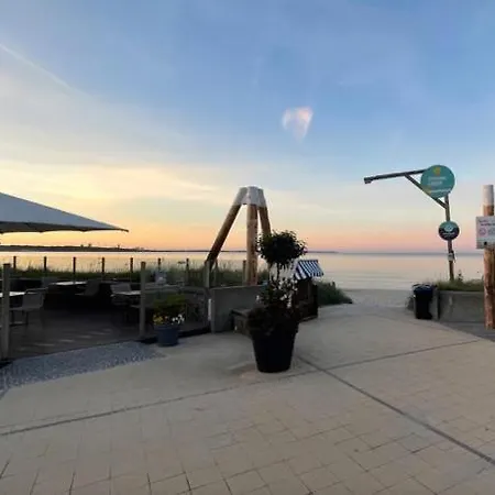 Strandallee, Scharbeutz, Direkte Strandlage